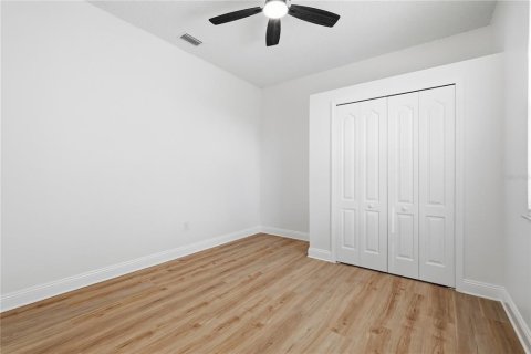 Casa en venta en Lutz, Florida, 5 dormitorios, 212.75 m2 № 2383387 - foto 16