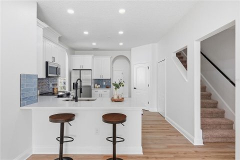 Casa en venta en Lutz, Florida, 5 dormitorios, 212.75 m2 № 2383387 - foto 5