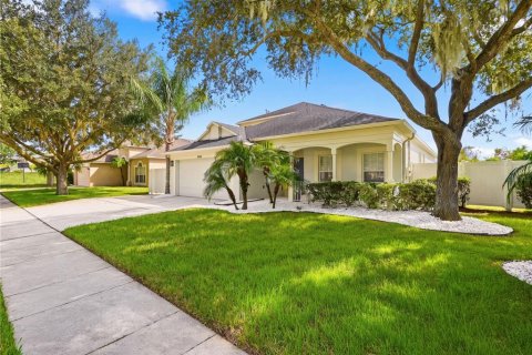 Casa en venta en Lutz, Florida, 5 dormitorios, 212.75 m2 № 2383387 - foto 2