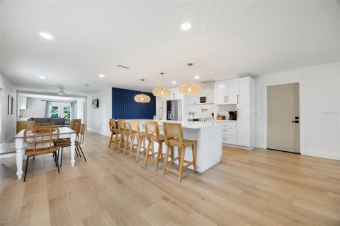 Villa ou maison à vendre à Ormond Beach, Floride: 3 chambres, 159.33 m2 № 2360626 - photo 4