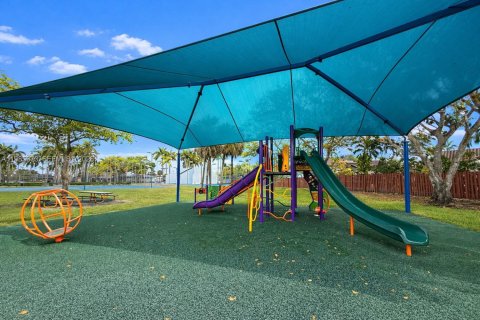 Condo in Hialeah, Florida, 2 bedrooms  № 2053001 - photo 27