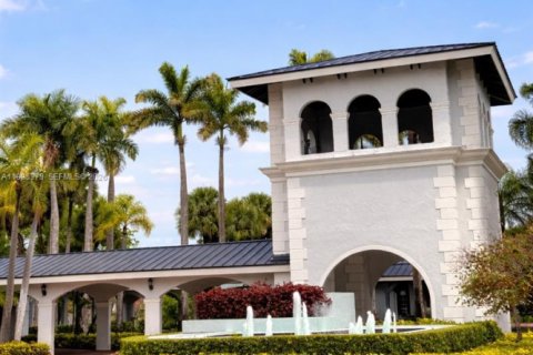 Condo in Hialeah, Florida, 2 bedrooms  № 2053001 - photo 21