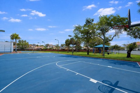 Condo in Hialeah, Florida, 2 bedrooms  № 2053001 - photo 26