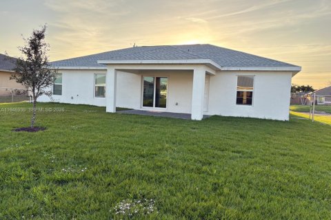 Снять в аренду виллу или дом в Кейп-Корал, Флорида 4 спальни, № 2003475 - фото 6