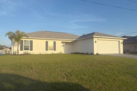 Дом в Кейп-Корал, Флорида 4 спальни № 2003475