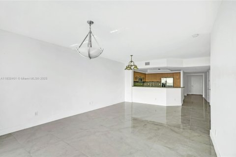 Condominio en venta en North Miami, Florida, 3 dormitorios, 167.32 m2 № 1809329 - foto 5