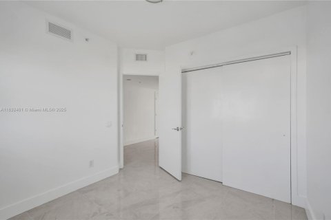 Condominio en venta en North Miami, Florida, 3 dormitorios, 167.32 m2 № 1809329 - foto 14