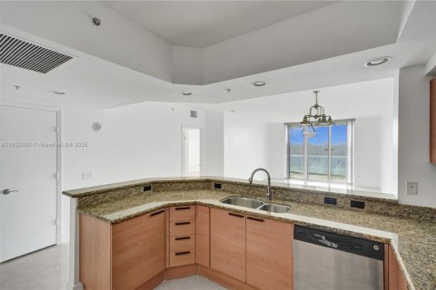 Condominio en venta en North Miami, Florida, 3 dormitorios, 167.32 m2 № 1809329 - foto 9