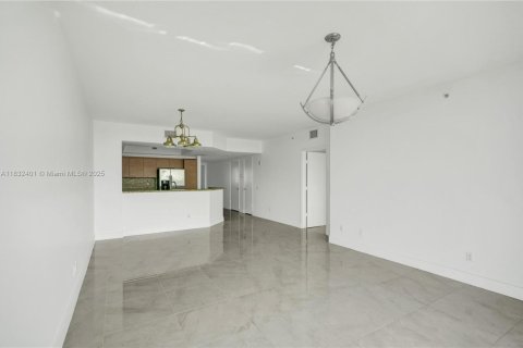Condominio en venta en North Miami, Florida, 3 dormitorios, 167.32 m2 № 1809329 - foto 24
