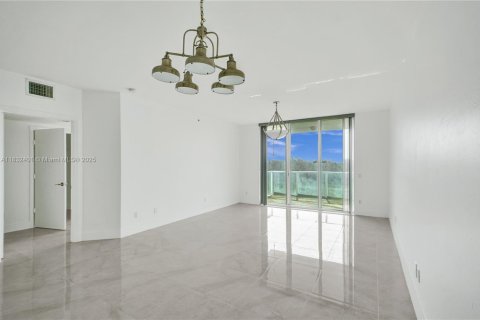 Condominio en venta en North Miami, Florida, 3 dormitorios, 167.32 m2 № 1809329 - foto 27