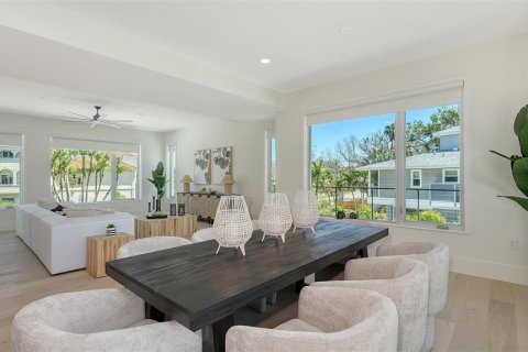 House in Sarasota, Florida 4 bedrooms, 341.51 sq.m. № 1640848 - photo 20