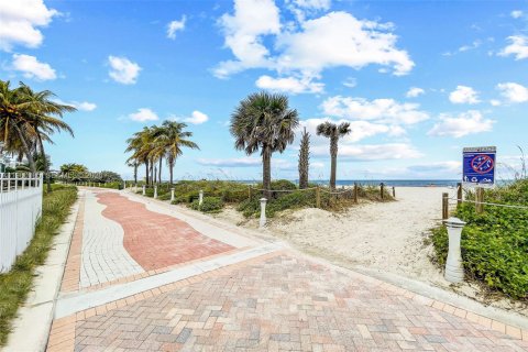 Condominio en alquiler en Miami Beach, Florida, 2 dormitorios, 161.09 m2 № 2029609 - foto 26