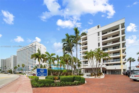 Condominio en alquiler en Miami Beach, Florida, 2 dormitorios, 161.09 m2 № 2029609 - foto 24
