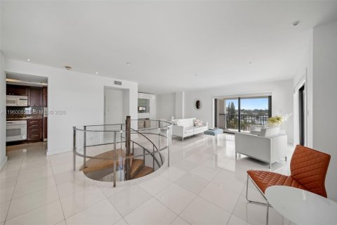 Condominio en alquiler en Miami Beach, Florida, 2 dormitorios, 161.09 m2 № 2029609 - foto 2