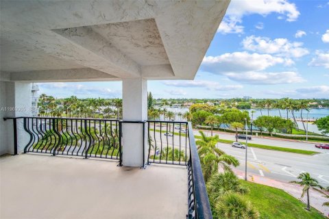 Condominio en alquiler en Miami Beach, Florida, 2 dormitorios, 161.09 m2 № 2029609 - foto 5