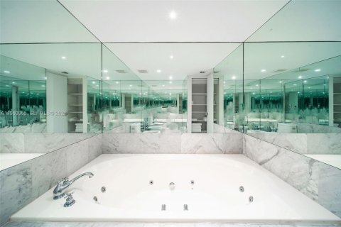 Condominio en alquiler en Miami Beach, Florida, 2 dormitorios, 161.09 m2 № 2029609 - foto 20