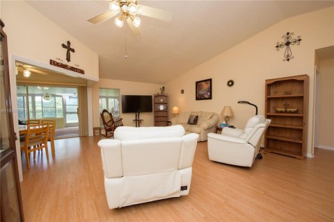 Villa ou maison à vendre à Homestead, Floride: 3 chambres, 156.08 m2 № 1981485 - photo 5