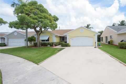House in Homestead, Florida 3 bedrooms, 156.08 sq.m. № 1981485