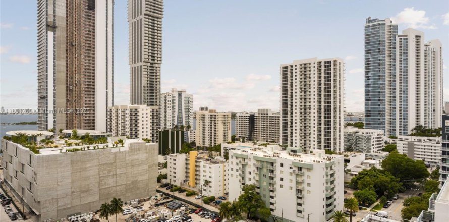 Condo à Miami, Floride, 2 chambres № 1871313
