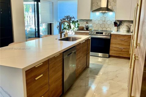 Villa ou maison à vendre à Davie, Floride: 3 chambres, 124.95 m2 № 1987566 - photo 3