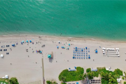Copropriété à vendre à Sunny Isles Beach, Floride: 3 chambres, 172.8 m2 № 1976856 - photo 22