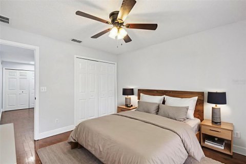 House in DeLand, Florida 4 bedrooms, 218.41 sq.m. № 2309076 - photo 24