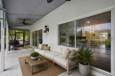 House in DeLand, Florida 4 bedrooms, 218.41 sq.m. № 2309076 - photo 25