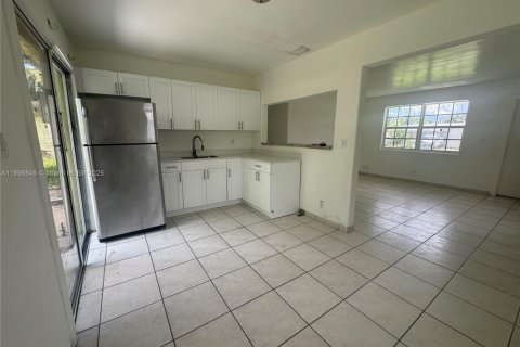 Villa ou maison à louer à North Lauderdale, Floride: 3 chambres, 90.58 m2 № 1949781 - photo 9