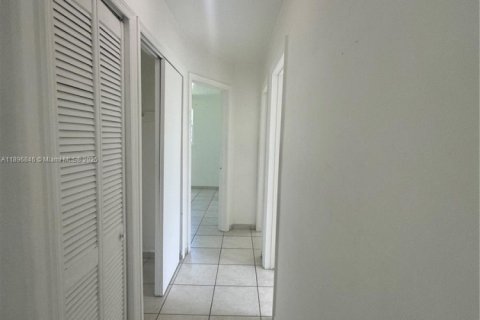 Villa ou maison à louer à North Lauderdale, Floride: 3 chambres, 90.58 m2 № 1949781 - photo 4