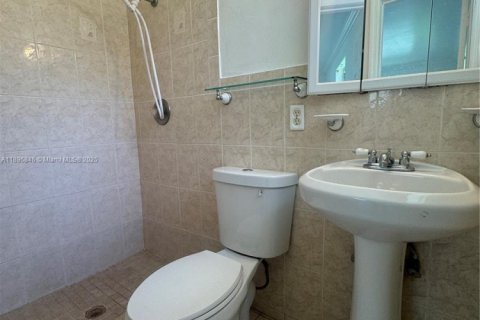 Villa ou maison à louer à North Lauderdale, Floride: 3 chambres, 90.58 m2 № 1949781 - photo 6