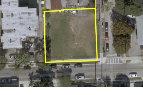 Land in Miami, Florida № 1104519 - photo 1