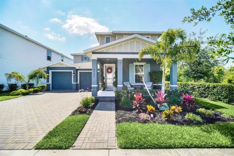 House in Windermere, Florida 5 bedrooms, 266.82 sq.m. № 1831339 - photo 1