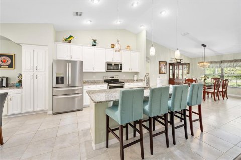 House in Palm Coast, Florida 4 bedrooms, 205.13 sq.m. № 1826737 - photo 16