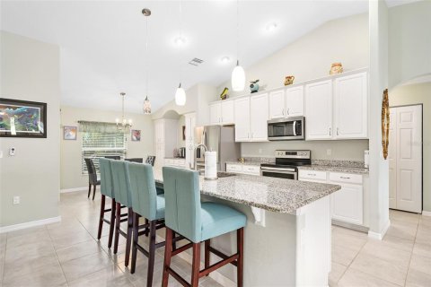 House in Palm Coast, Florida 4 bedrooms, 205.13 sq.m. № 1826737 - photo 15