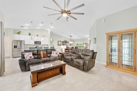 House in Palm Coast, Florida 4 bedrooms, 205.13 sq.m. № 1826737 - photo 21