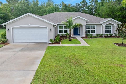 House in Palm Coast, Florida 4 bedrooms, 205.13 sq.m. № 1826737 - photo 1