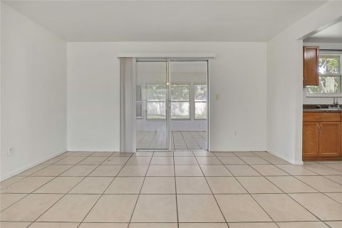 House in Spring Hill, Florida 2 bedrooms, 99.03 sq.m. № 2393903 - photo 9