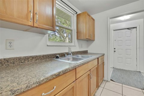 House in Spring Hill, Florida 2 bedrooms, 99.03 sq.m. № 2393903 - photo 11