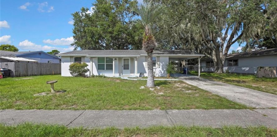 House in Spring Hill, Florida 2 bedrooms, 99.03 sq.m. № 2393903