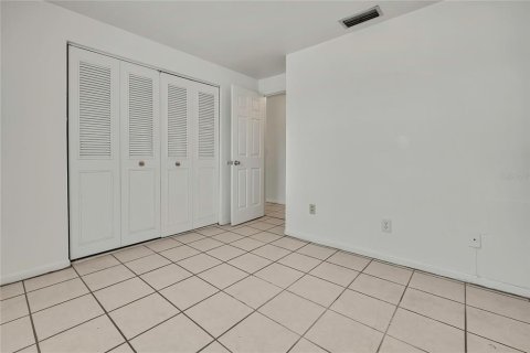 House in Spring Hill, Florida 2 bedrooms, 99.03 sq.m. № 2393903 - photo 30