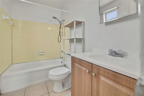 House in Spring Hill, Florida 2 bedrooms, 99.03 sq.m. № 2393903 - photo 27