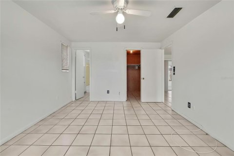 House in Spring Hill, Florida 2 bedrooms, 99.03 sq.m. № 2393903 - photo 24