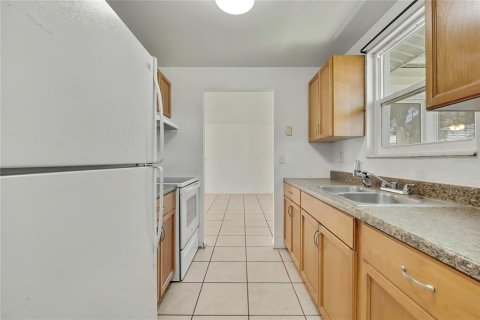 House in Spring Hill, Florida 2 bedrooms, 99.03 sq.m. № 2393903 - photo 13