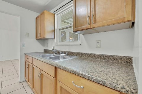 House in Spring Hill, Florida 2 bedrooms, 99.03 sq.m. № 2393903 - photo 14