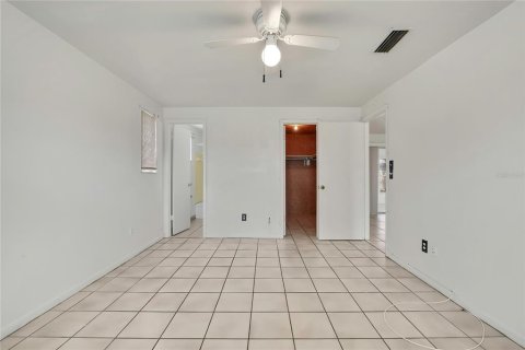 House in Spring Hill, Florida 2 bedrooms, 99.03 sq.m. № 2393903 - photo 25