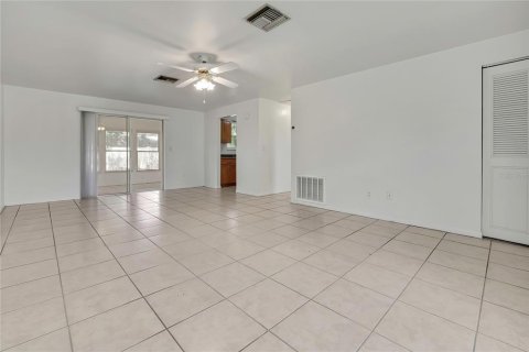 House in Spring Hill, Florida 2 bedrooms, 99.03 sq.m. № 2393903 - photo 6