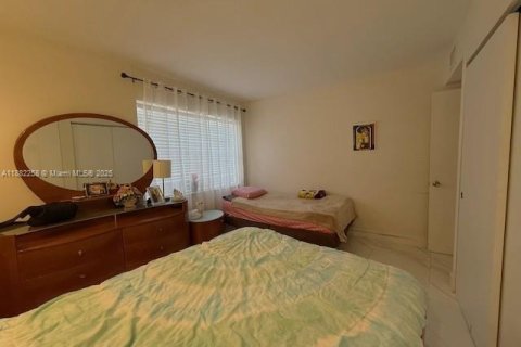 Купить кондоминиум в Халландейл-Бич, Флорида 2 спальни, 116.13м2, № 1929456 - фото 15