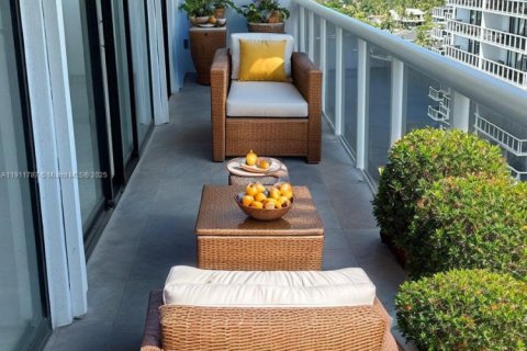 Купить кондоминиум в Авентура, Флорида 2 спальни, 105.54м2, № 1967606 - фото 5