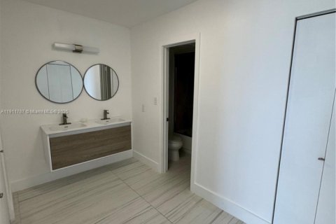 Купить кондоминиум в Авентура, Флорида 2 спальни, 105.54м2, № 1967606 - фото 14