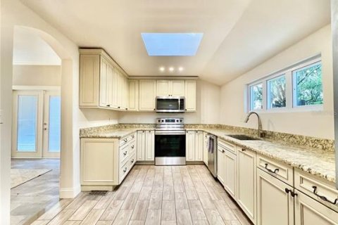 Купить виллу или дом в Палм-Харбор, Флорида 3 комнаты, 296.92м2, № 1336280 - фото 28